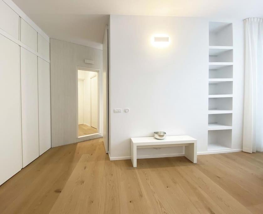 The Window On The Theatre And The Cathedral - Luxury Apartment Como Exterior foto